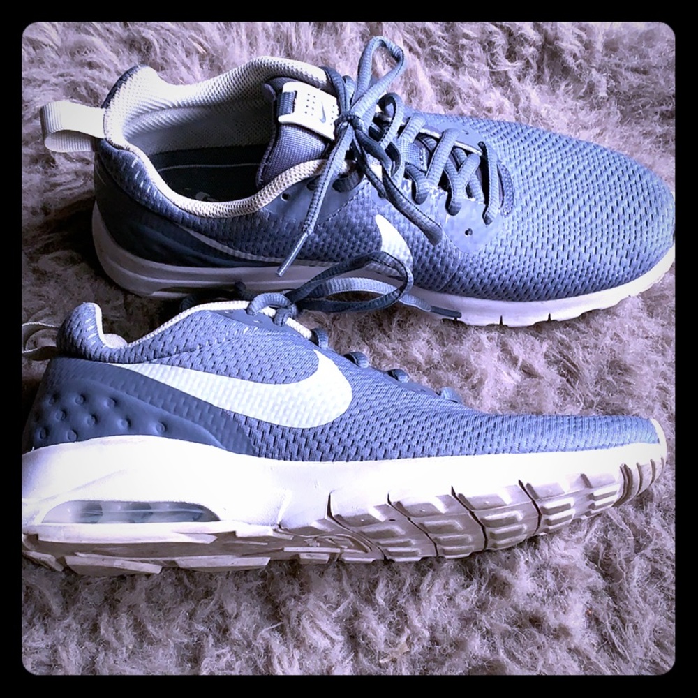 Nike air max tennis shoes